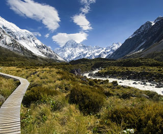 new zealand mt cook hooker valley boardwalk istk