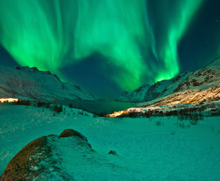 norway northern aurora over tromso surrounds istk