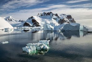 antarctic peninsula lemaire channel icebergs istk