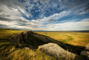 canada alberta head smashed in buffalo jump prairies ta