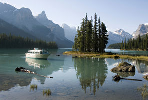 Maligne Lake Cruise