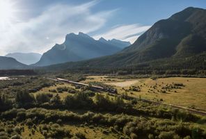 canada rocky mountaineer vermilion lakes rm