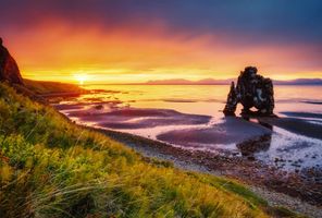 iceland north vatnsnes hvitserkur sunset beach istk