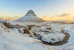 iceland snaefellsnes kirkjufell winter sun istk