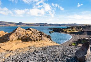 iceland south west kleifarvatn lake summer view istk