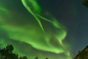 norway aurora over malangsfjord