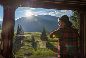 switzerland-looking-out-of-train-window-grindelwald-istk