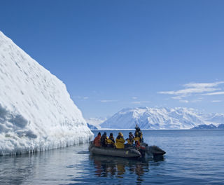 antarctica peninsula zodiac cruise qe