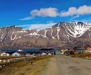 arctic spitsbergen longyearbyen in august istk