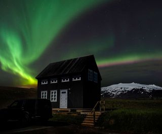 glacier lodge iceland exterior aurora borealis rth