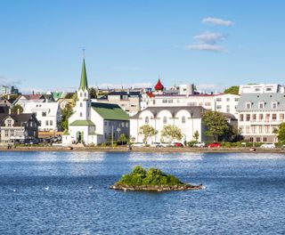 iceland reykjavik lake tjornin summer istk