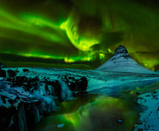 iceland snaefellsnes kirkjufell aurora green istk