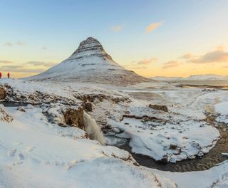 iceland snaefellsnes kirkjufell winter sun istk