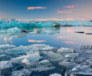 iceland south east jokulsarlon icebergs istk