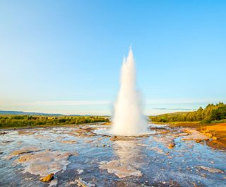 iceland south west strokkur geysir blue sky 2 istk