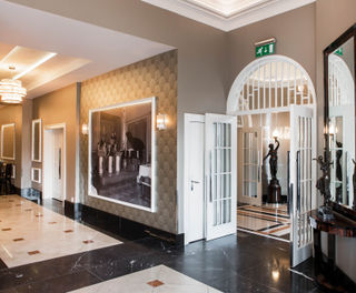 hotel-borg-entrance