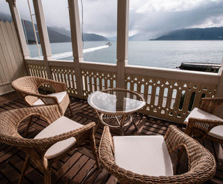 kviknes-hotel-historic-double-room-fjord-view