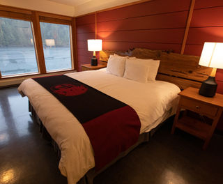 spirit-bear-lodge-bedroom