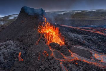 iceland reykjanes peninsula fagradalsfjall eruption rth sigurdsson