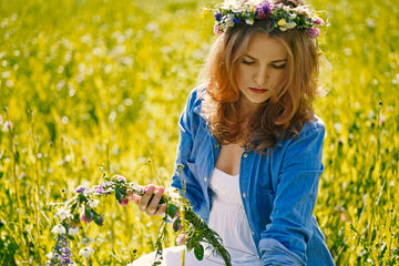 midsummer girl flowers nordic