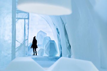 sweden lapland icehotel23 main hallway