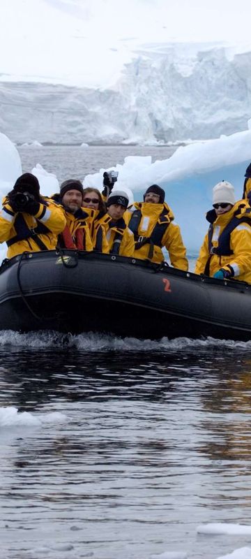 antarctic peninsula zodiac cruise qe