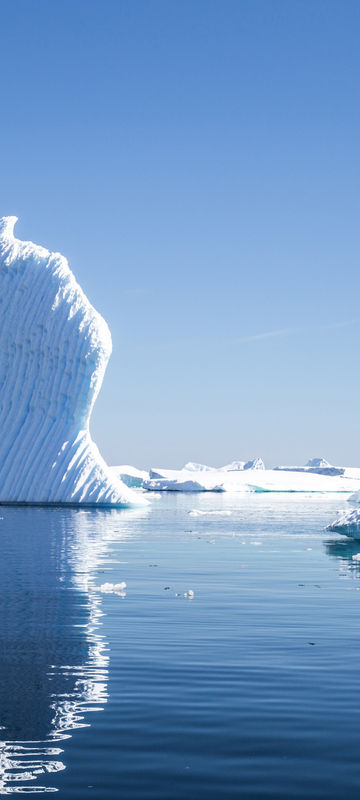antarctica pleneau bay icebergs istk