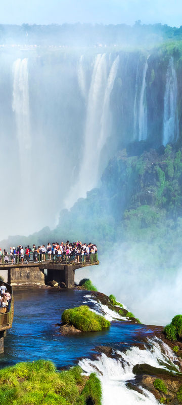 argentina iguasu falls devils thraot lookout brazil side istk