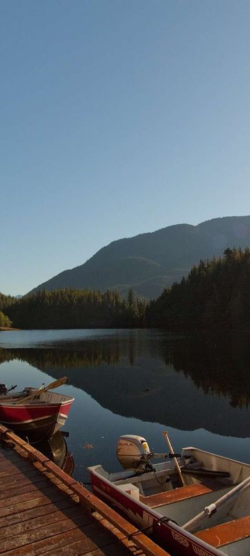 british columbia great bear lodge water view