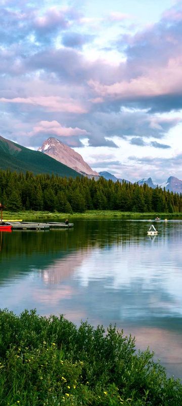 canada alberta maligne lake boathouse pink sky adstk