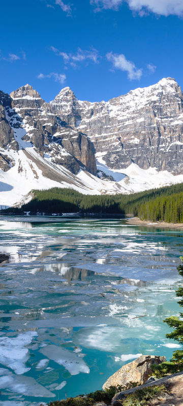 canada alberta moraine lake valley 10 peaks winter istk