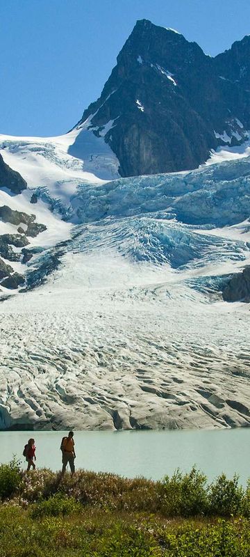 Heli-hiking from Tweedsmuir Park Lodge