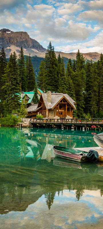 emerald lake lodge yoho exterior