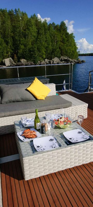 finland deluxe houseboat sundeck