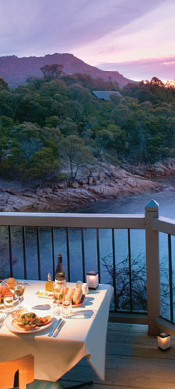 freycinet lodge dining balcony