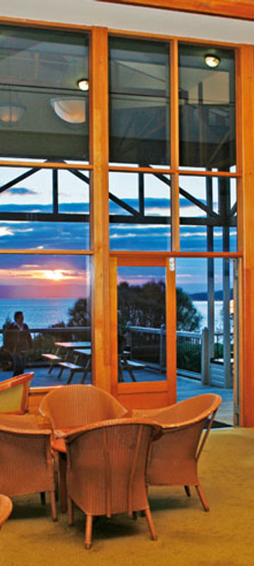 freycinet lodge lounge