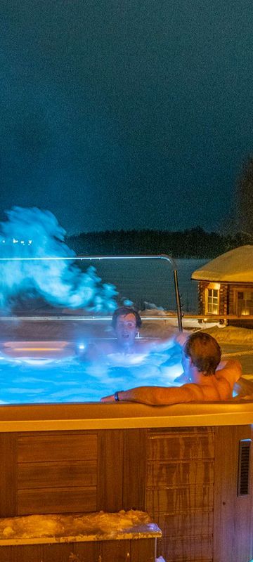 grand arctic hotel outdoor hot tub