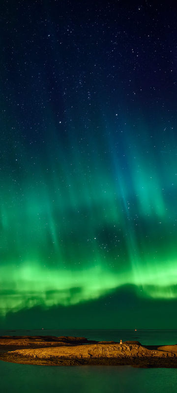 iceland aurora borealis over stykkisholmur snaefellsnes rth