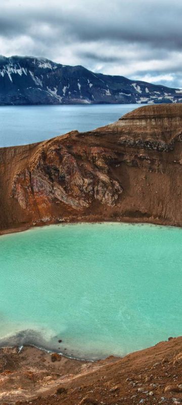 iceland oskjuvatn lake and viti crater from askja istk