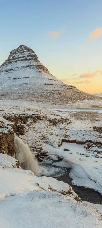 iceland snaefellsnes kirkjufell winter sun istk