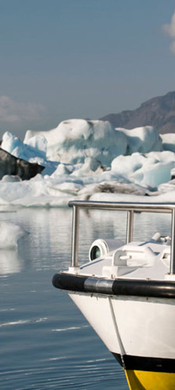 iceland south east jokulsarlon boat is