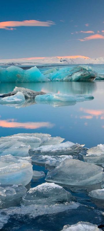 iceland south east jokulsarlon icebergs istk