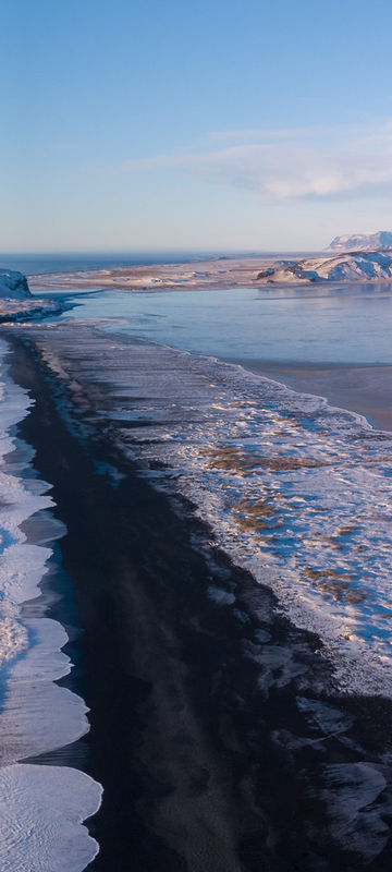iceland south reynisfjara winter beach view istk