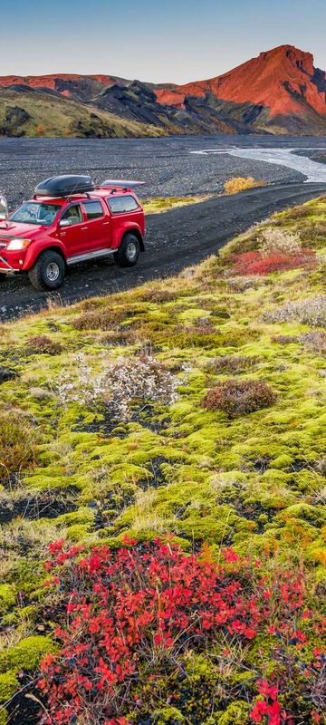 iceland south west jeep in thorsmork valley rth