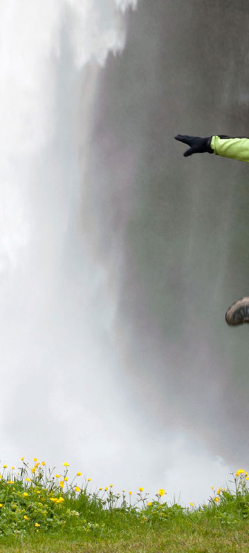 iceland south west seljalandsfoss jumper adstk