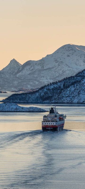 norway hurtigruten voyage winter