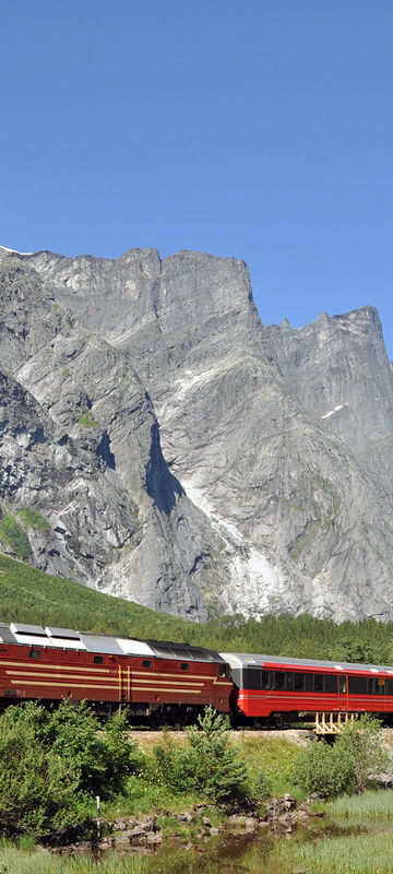 norway rauma railway passing trollveggen vn