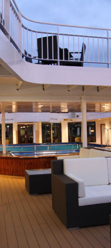 ocean endeavour pool deck