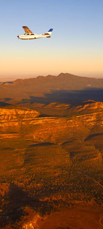 south australia bush pilots scenic flight wilpena pound satc