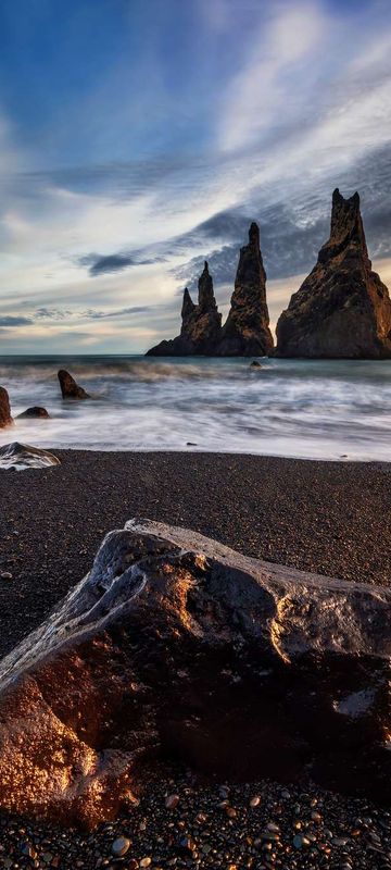 south iceland reynisdrangar sea stacks sunset istk